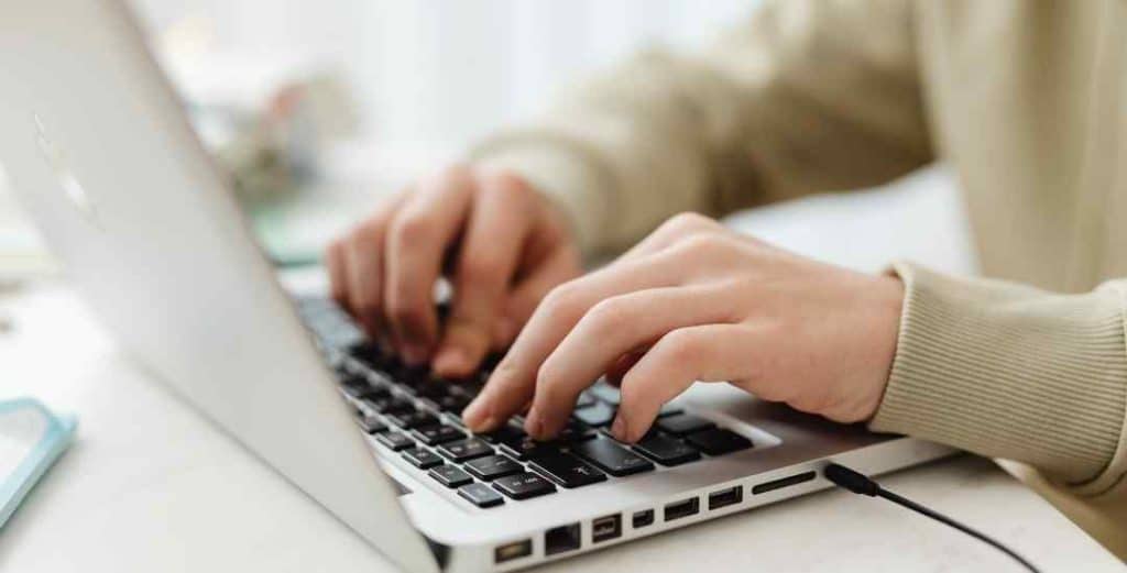 Tietokonetuki Espoo ja tietokoneapu Espoo asiakkaan kotona, apua tietokoneille, internetyhteyksille ja digilaitteille
